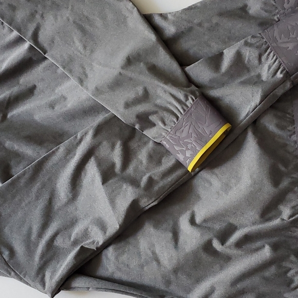 Adidas 1/4 Zip Climastorm Windbreaker Gray Yellow Golf Jacket NWOT XS fits S - Picture 5 of 6